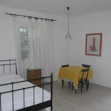 House Palac Premantura Exterior photo